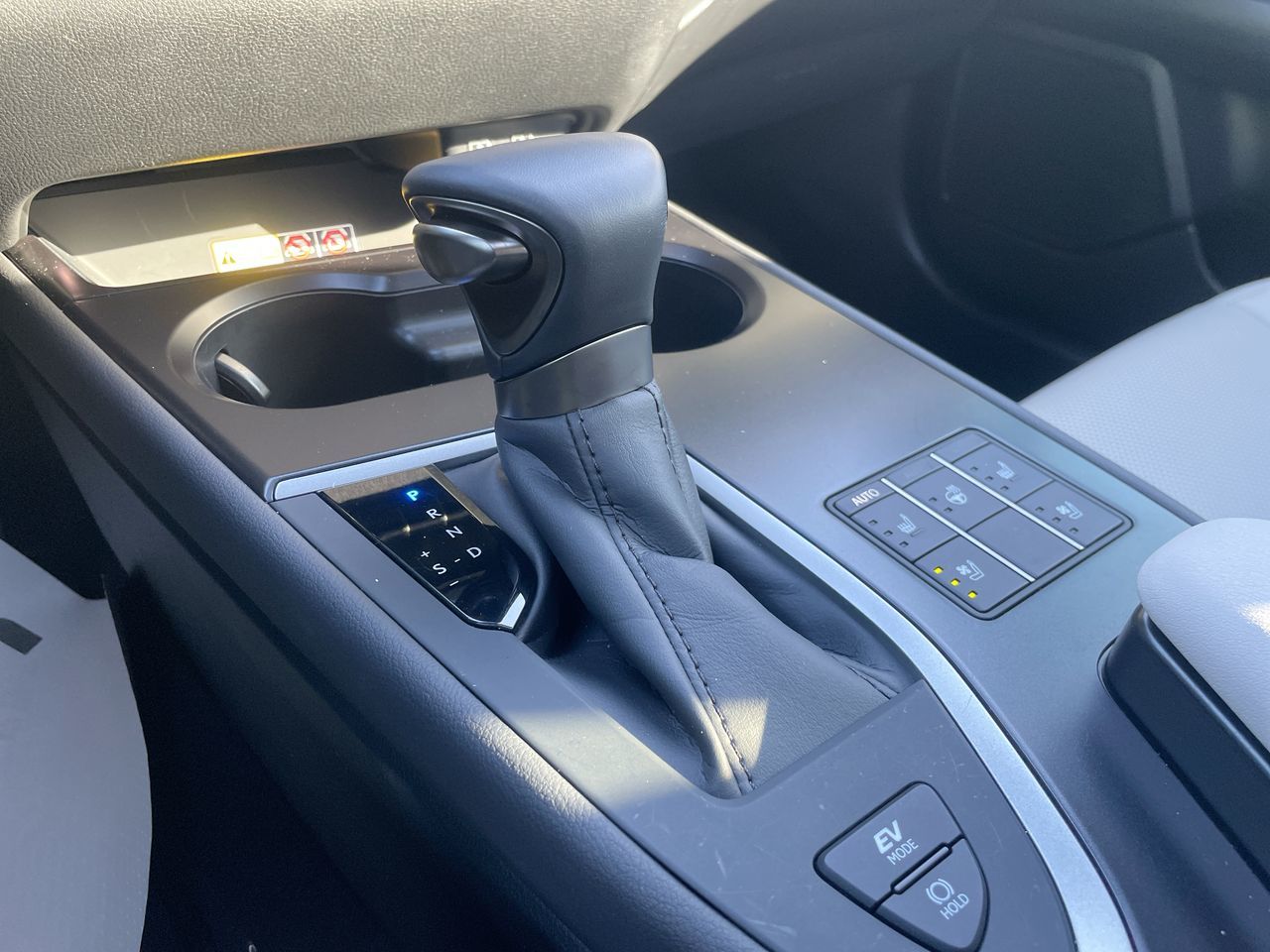 2024 Lexus UX 250h in Laval, Quebec