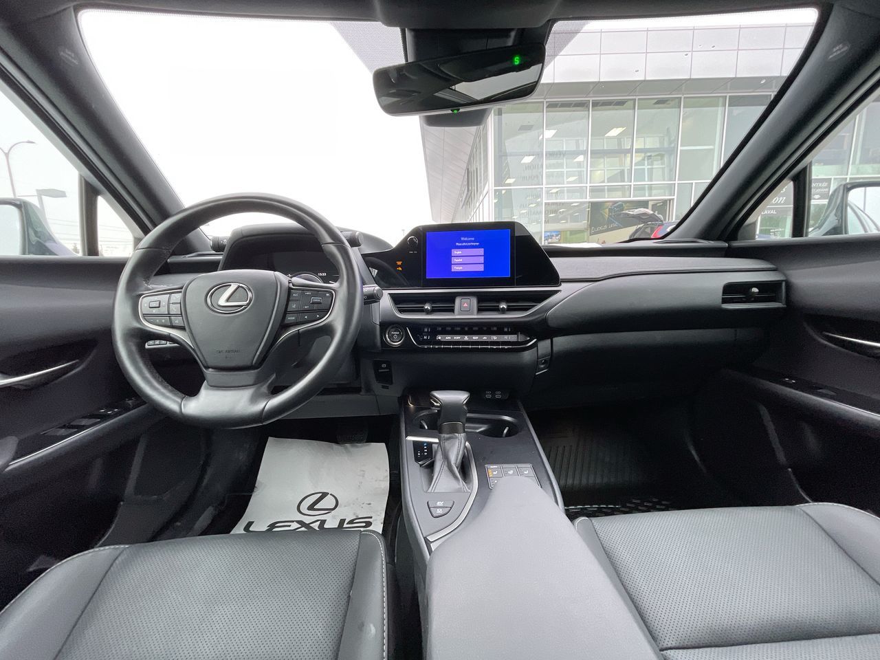 Lexus UX 250h  2024