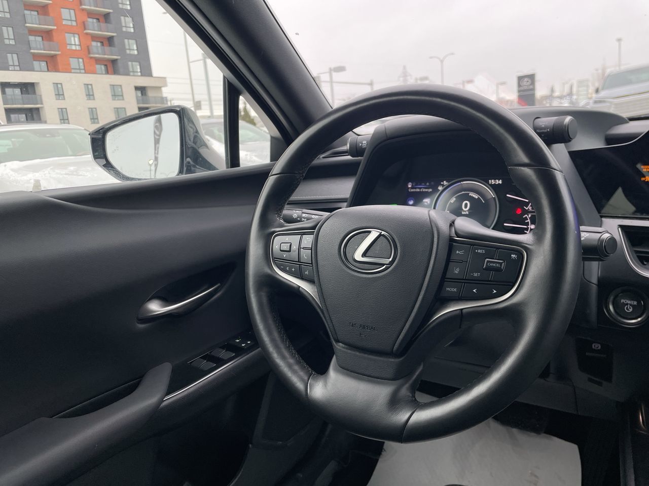 Lexus UX 250h  2024