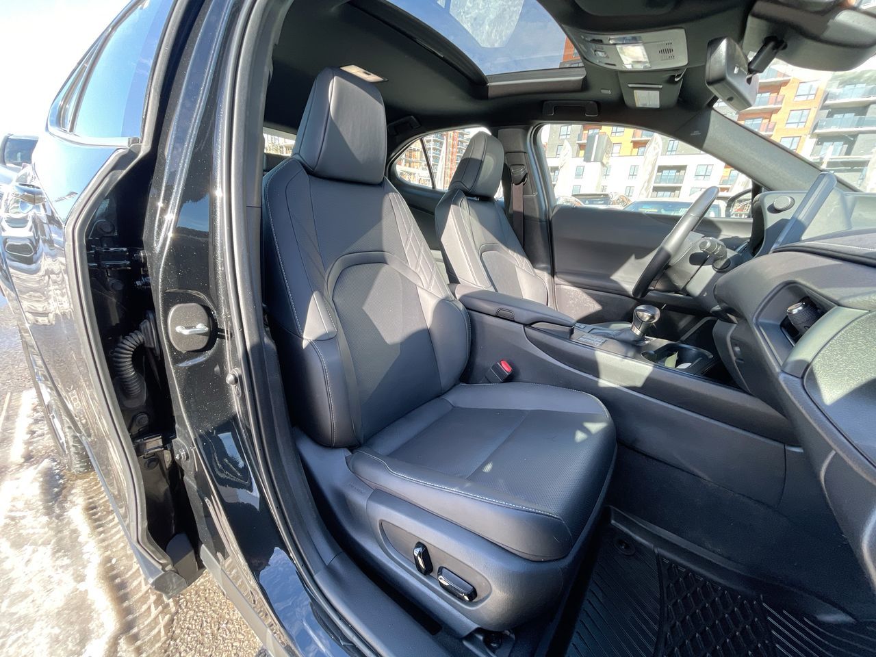 Lexus UX 250h  2024