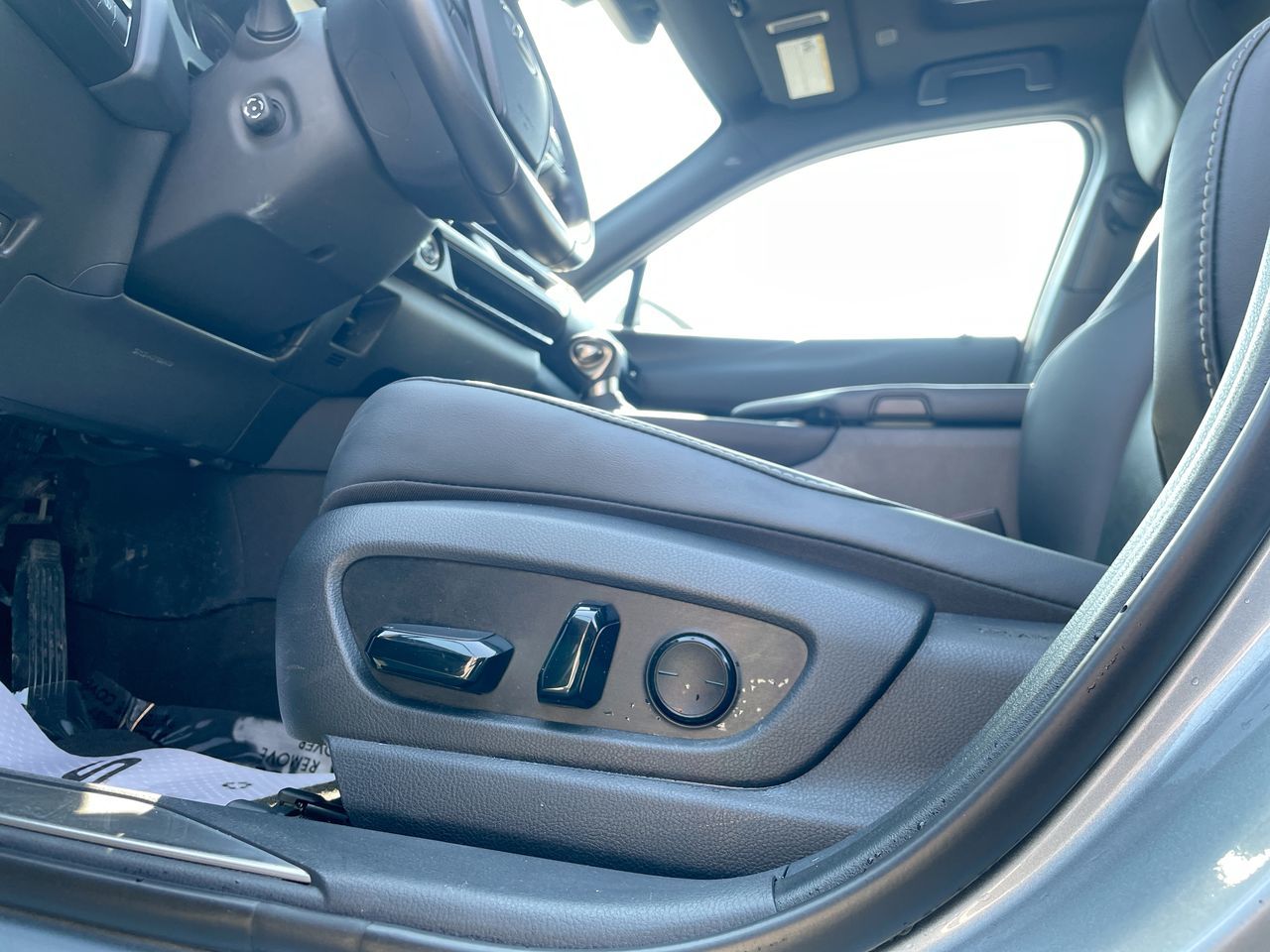 Lexus UX 250h  2024