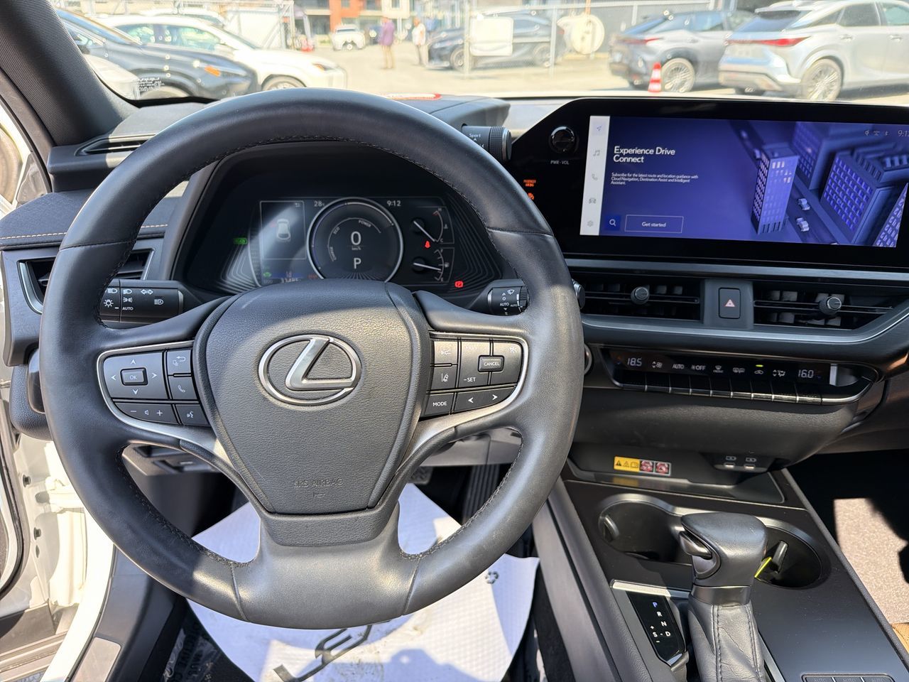 Lexus UX 250h  2024