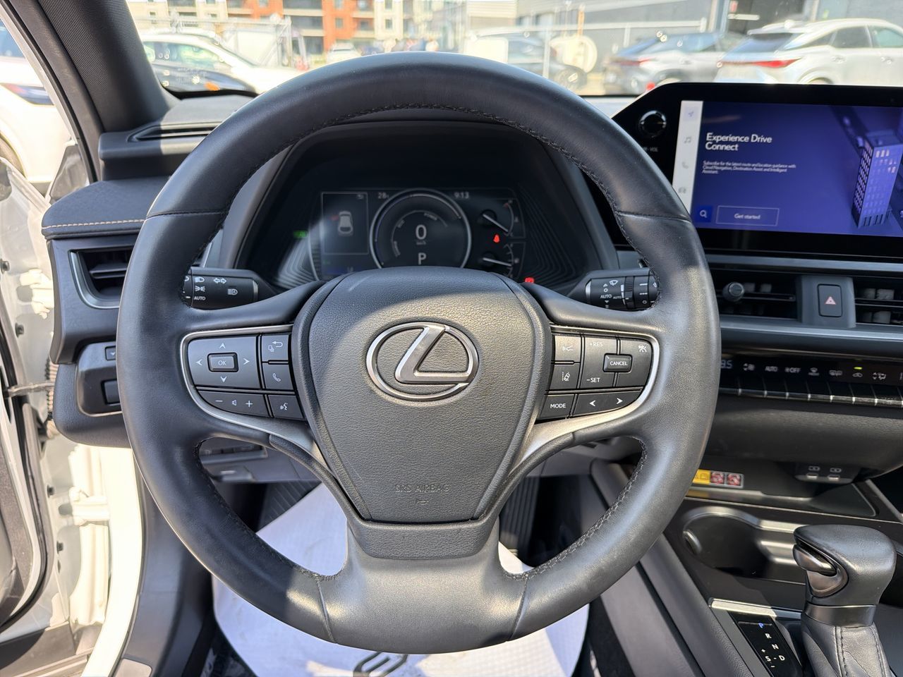 Lexus UX 250h  2024