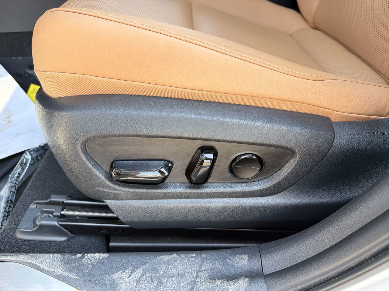 Lexus UX 250h  2024