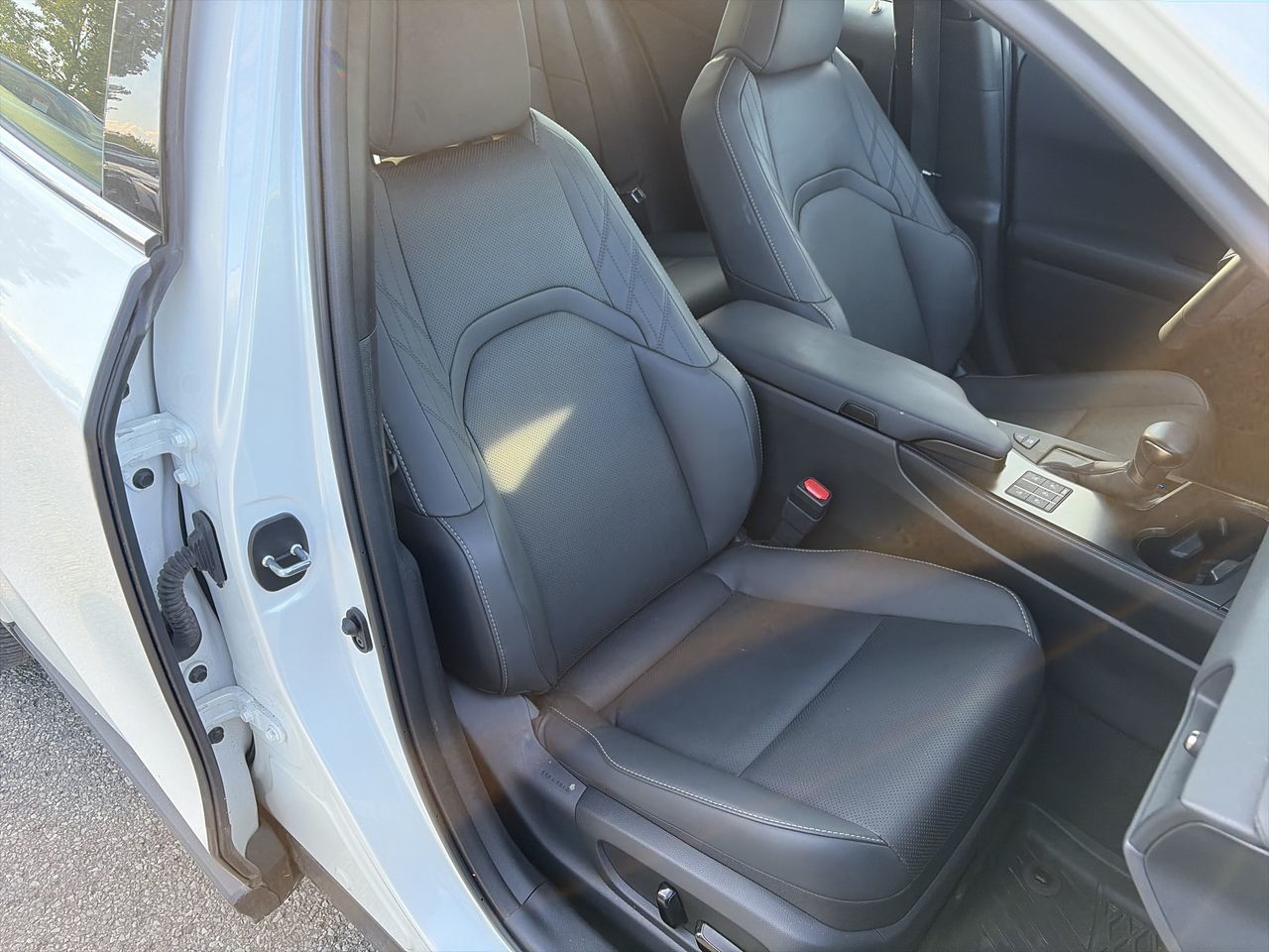 Lexus UX 250h  2024 à Laval, Québec
