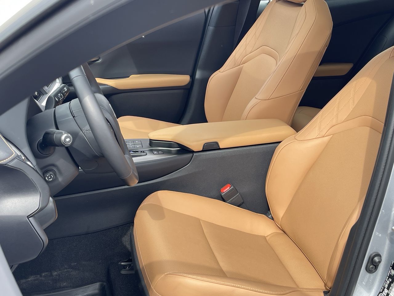 2025 Lexus UX HYBRID in Laval, Quebec