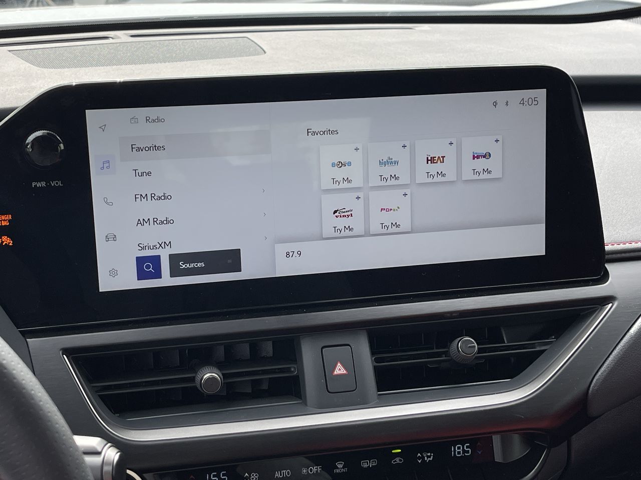 2025 Lexus UX HYBRID in Laval, Quebec