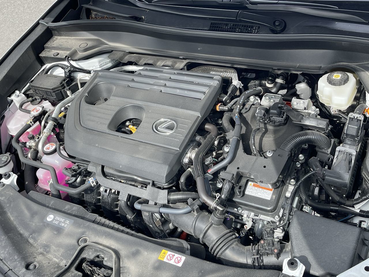 Lexus UX Hybrid  2025