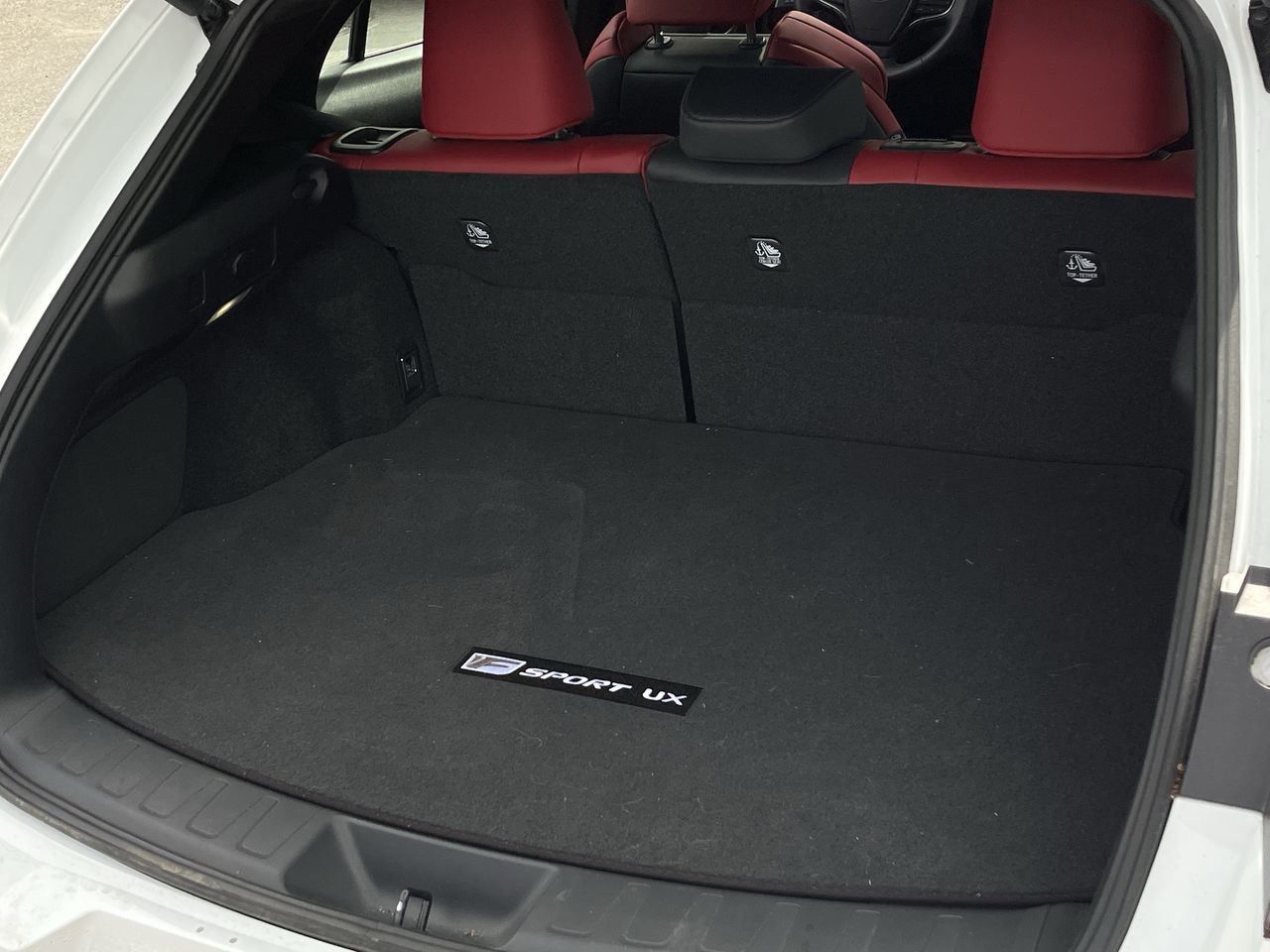 Lexus UX Hybrid  2025