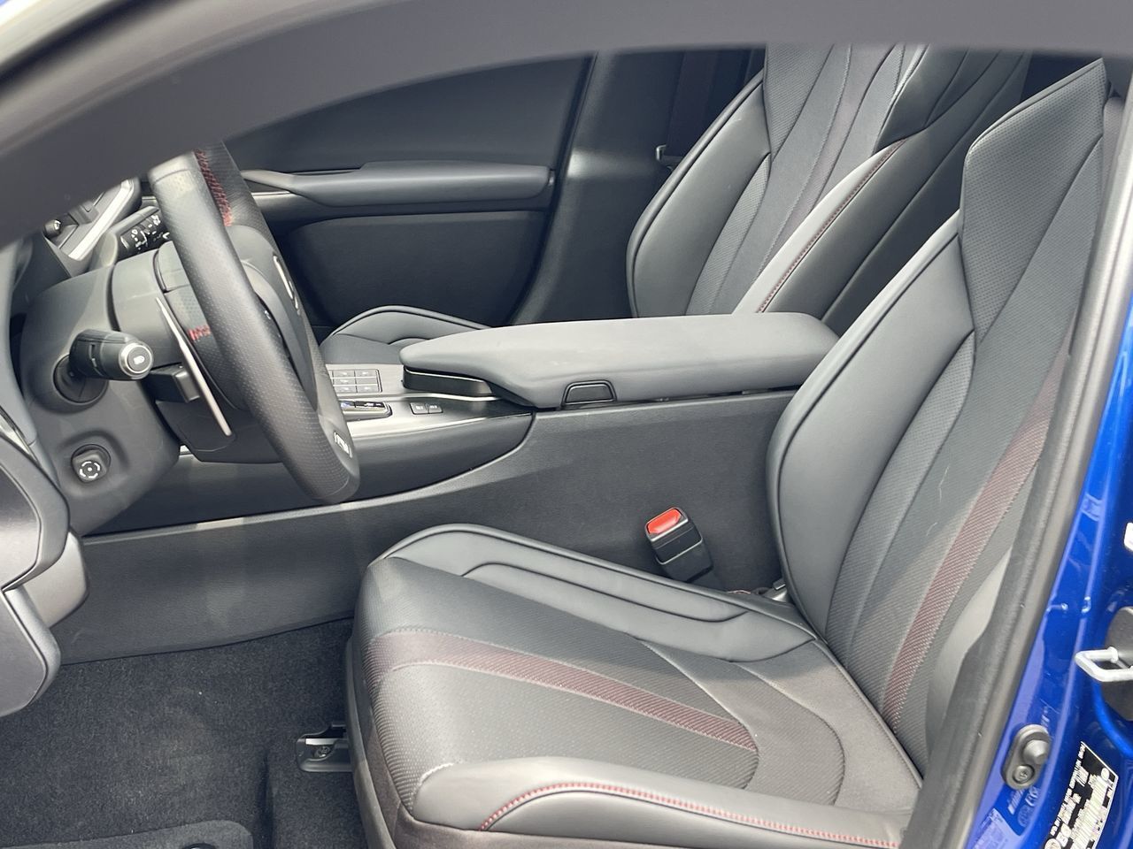 2025 Lexus UX Hybrid