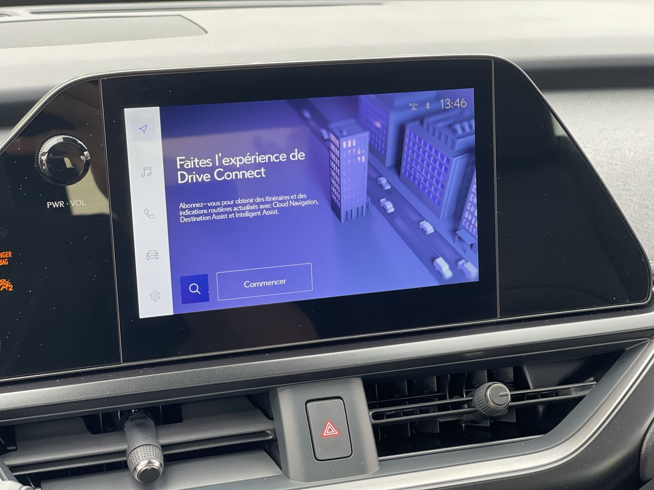 Lexus UX Hybrid  2025