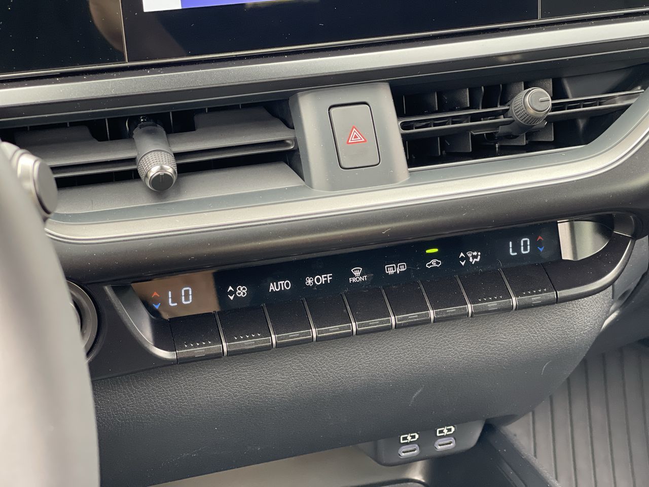 Lexus UX Hybrid  2025