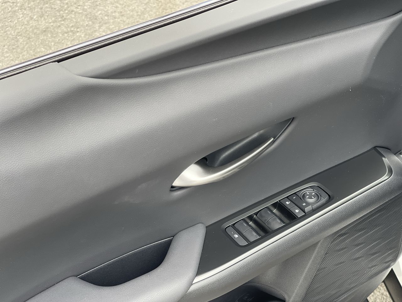 Lexus UX Hybrid  2025