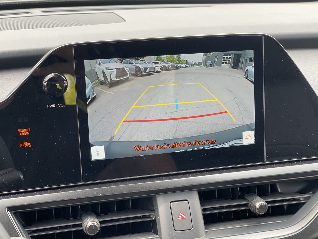 2025 Lexus UX Hybrid in Laval, Quebec