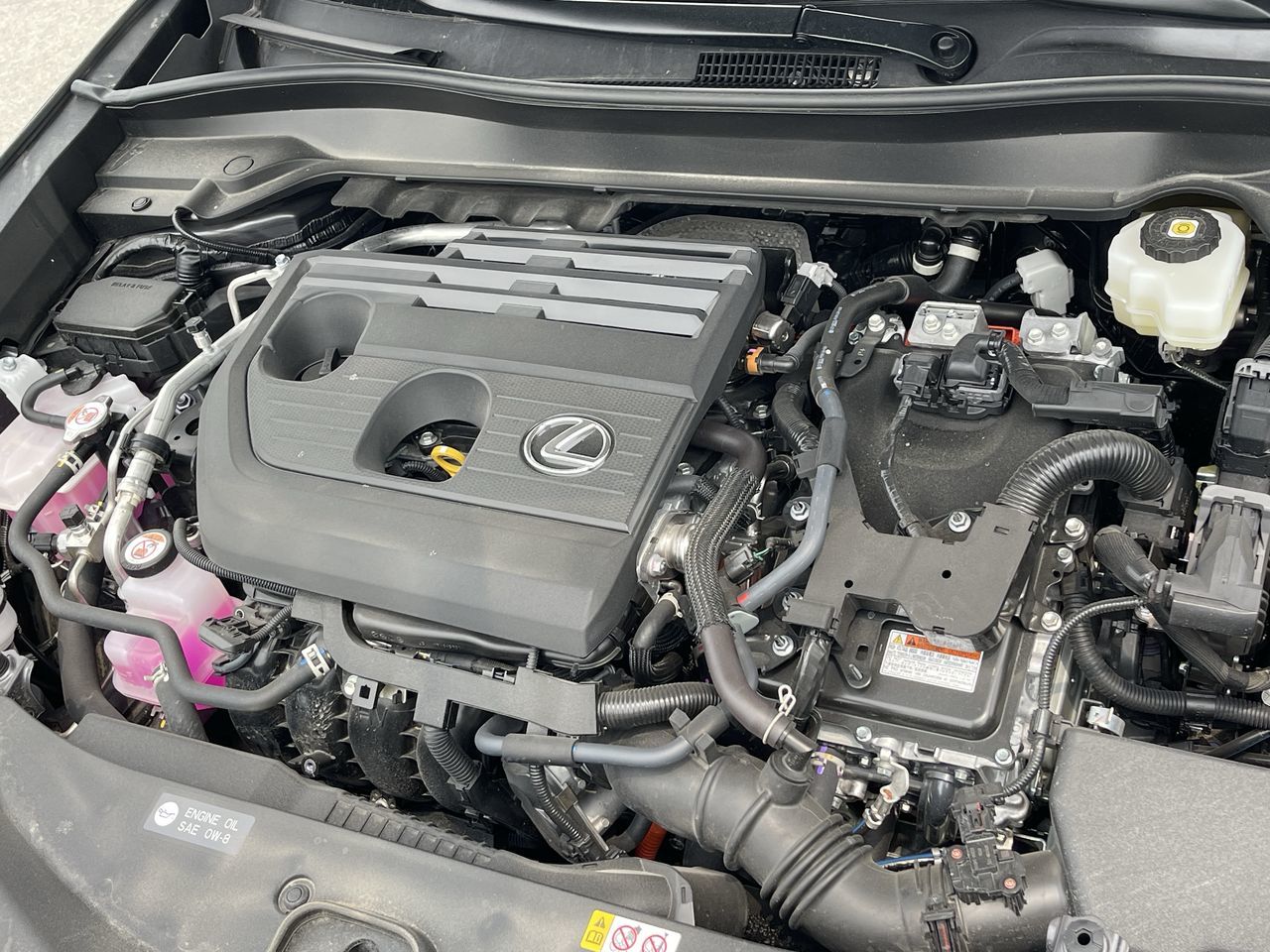 2025 Lexus UX Hybrid in Laval, Quebec