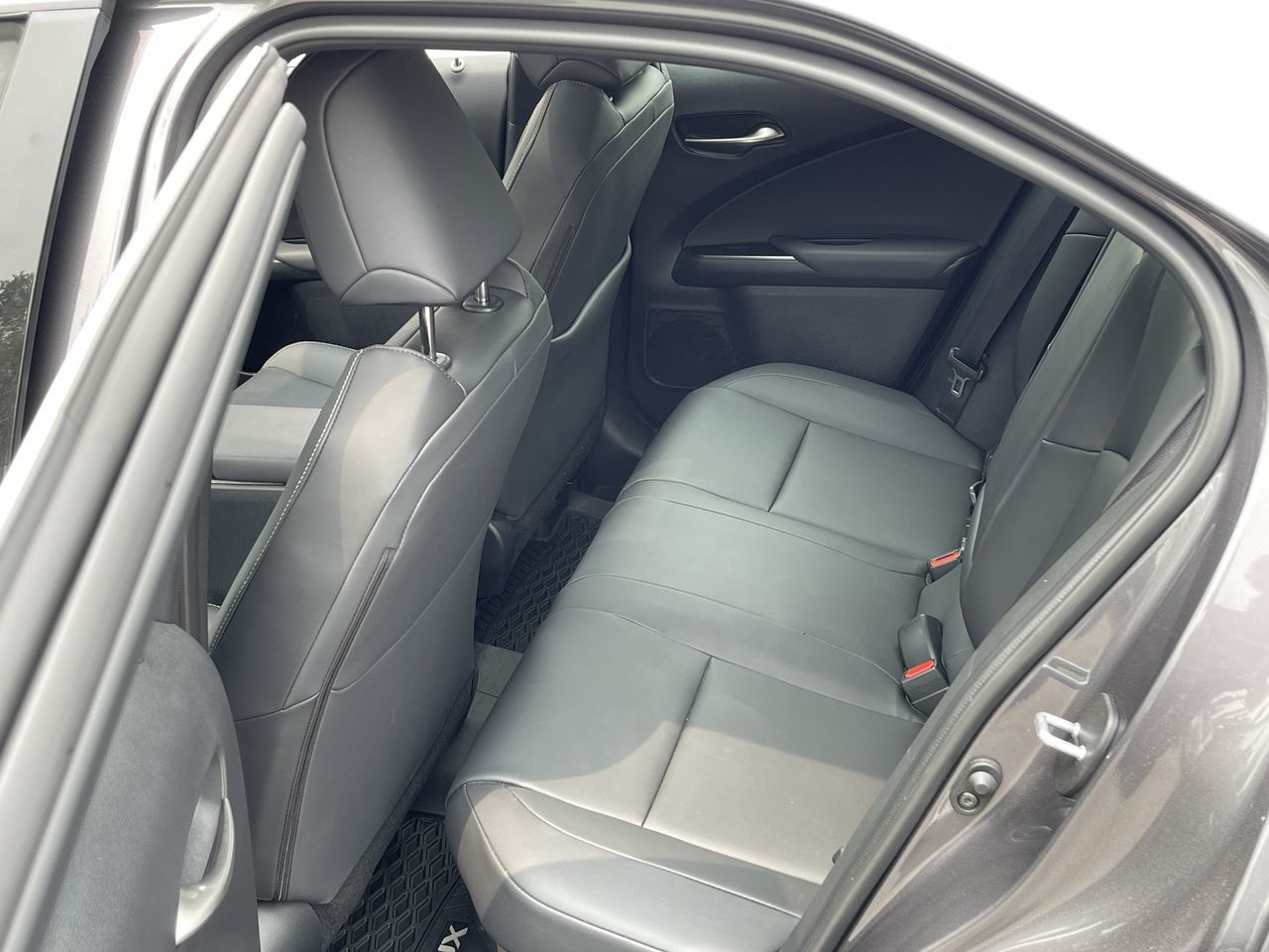 2025 Lexus UX Hybrid in Laval, Quebec