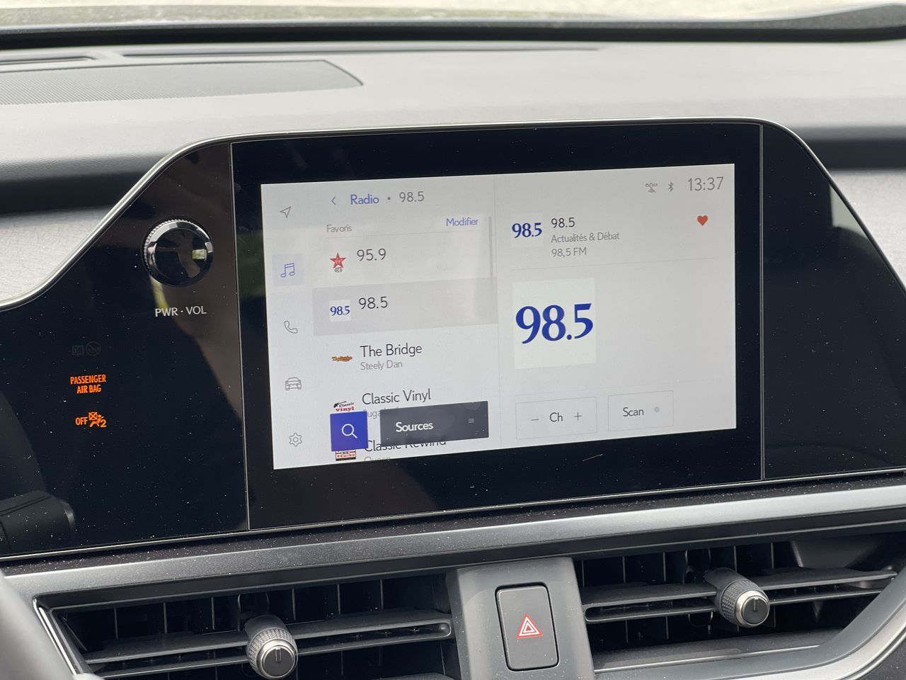 2025 Lexus UX Hybrid in Laval, Quebec