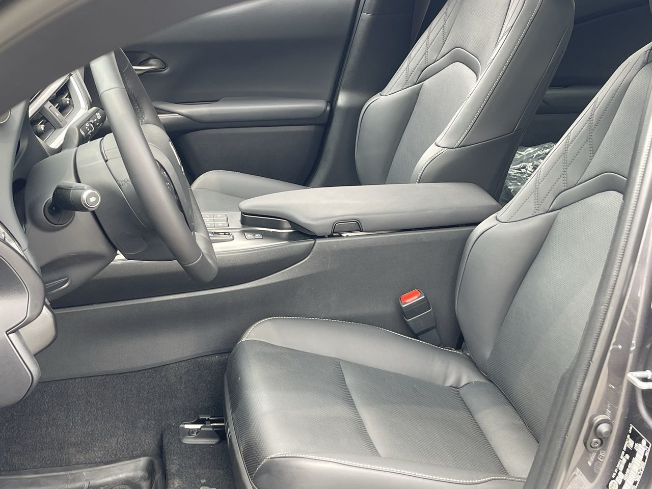 2025 Lexus UX Hybrid in Laval, Quebec