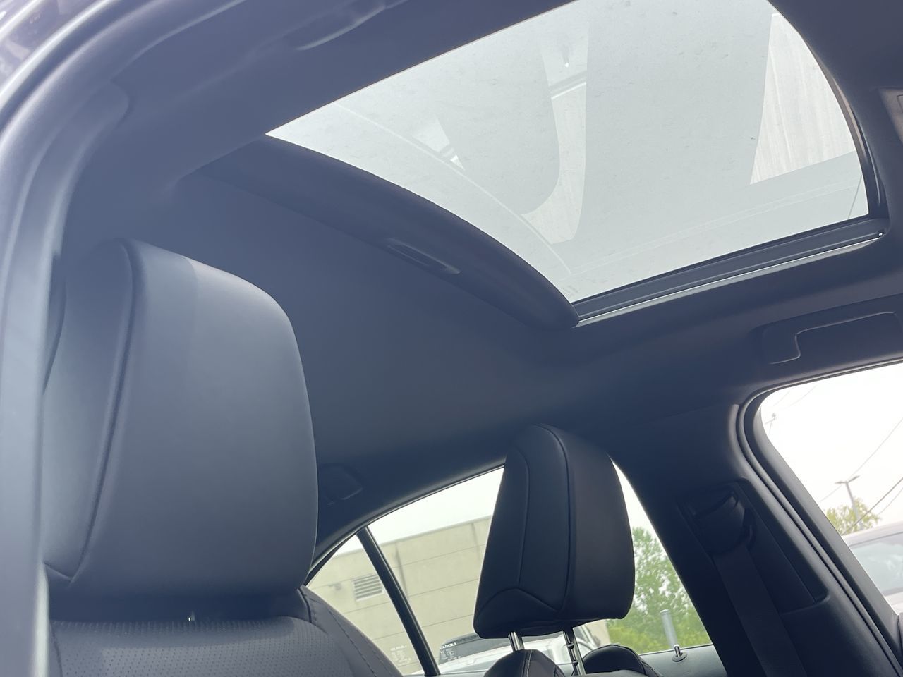 2025 Lexus UX Hybrid in Laval, Quebec