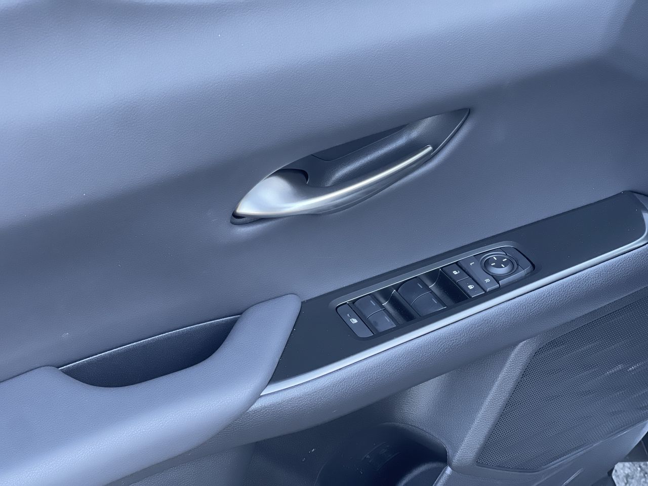 Lexus UX Hybrid  2025