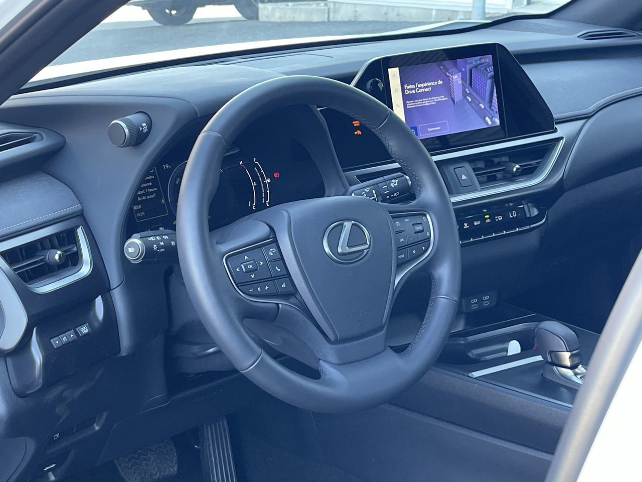 Lexus UX Hybrid  2025