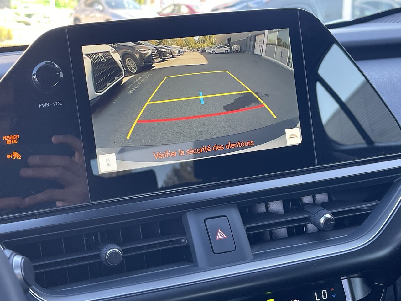 Lexus UX Hybrid  2025