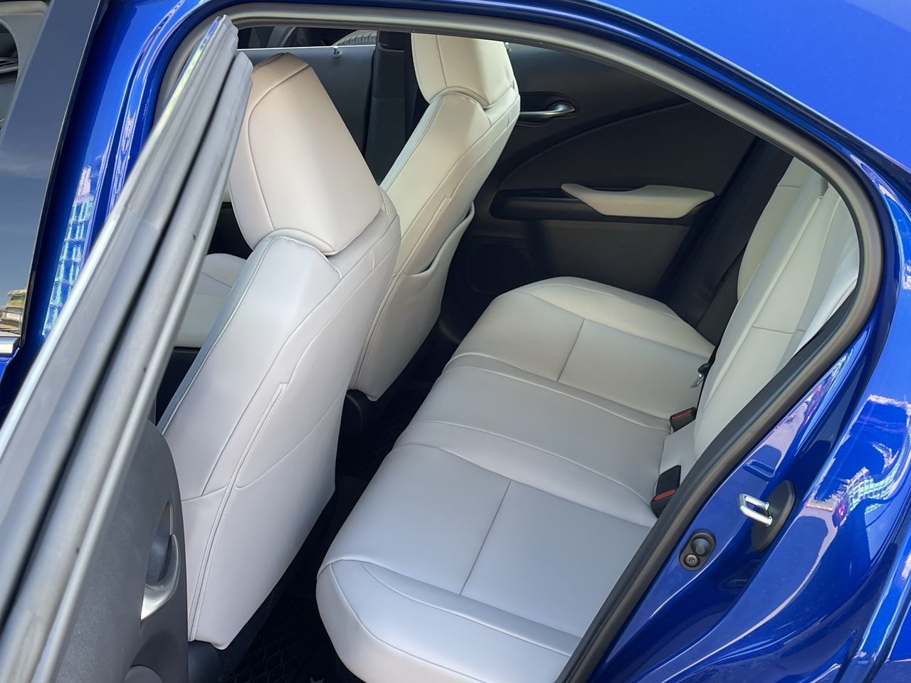 2025 Lexus UX HYBRID in Laval, Quebec