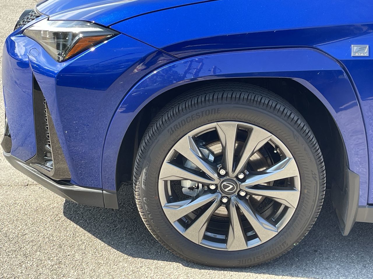 2025 Lexus UX HYBRID in Laval, Quebec