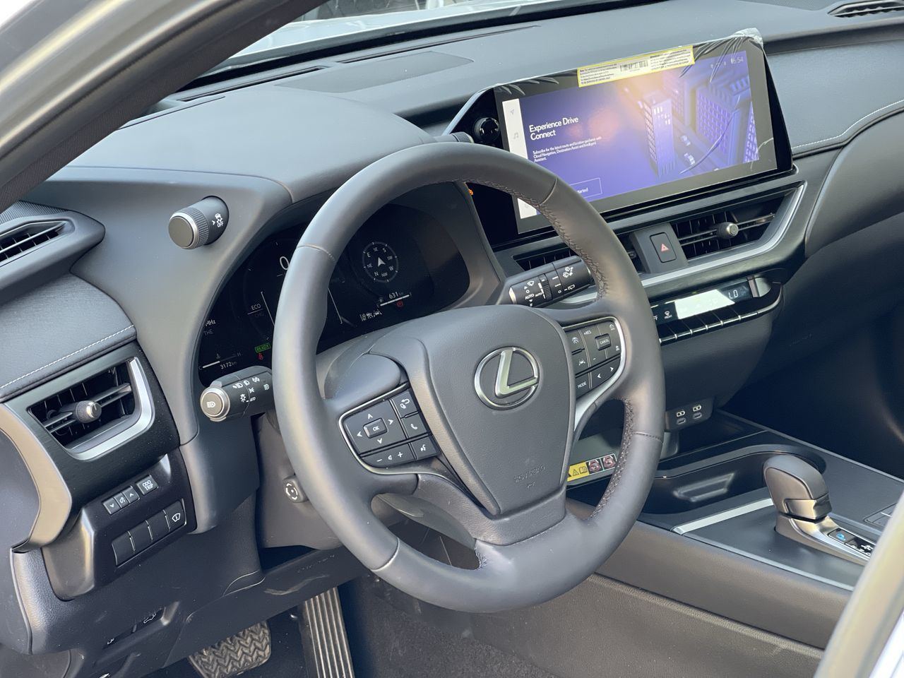2025 Lexus UX HYBRID in Laval, Quebec