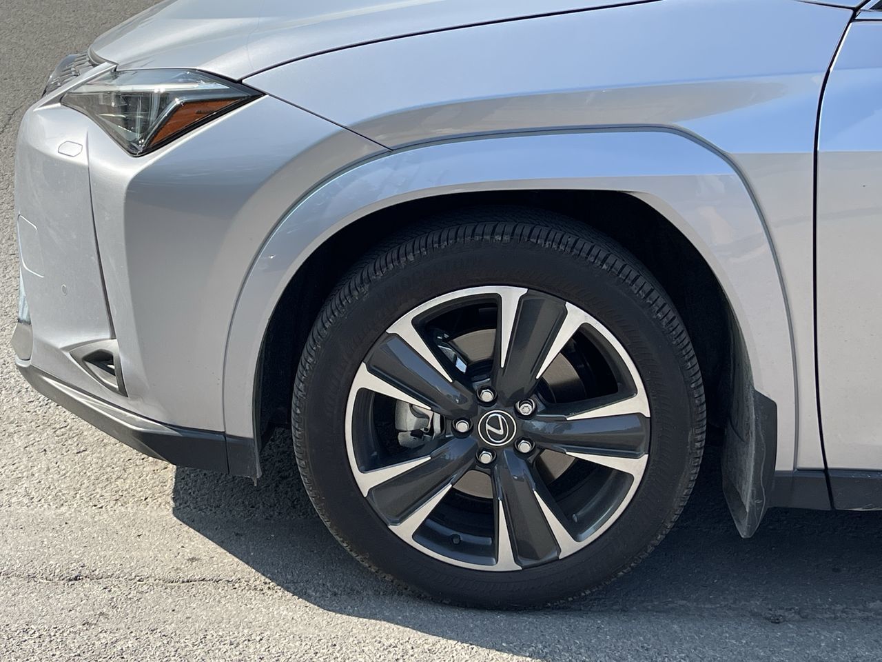 2025 Lexus UX HYBRID in Laval, Quebec