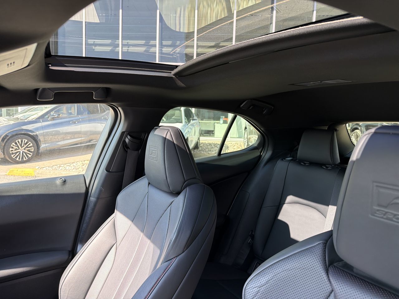 Lexus UX  2019