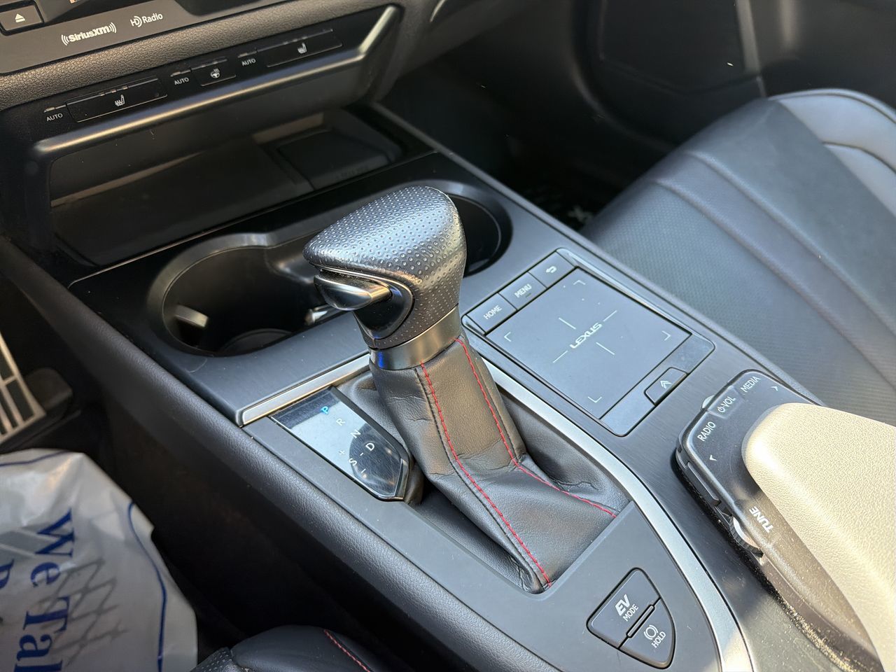 Lexus UX  2019