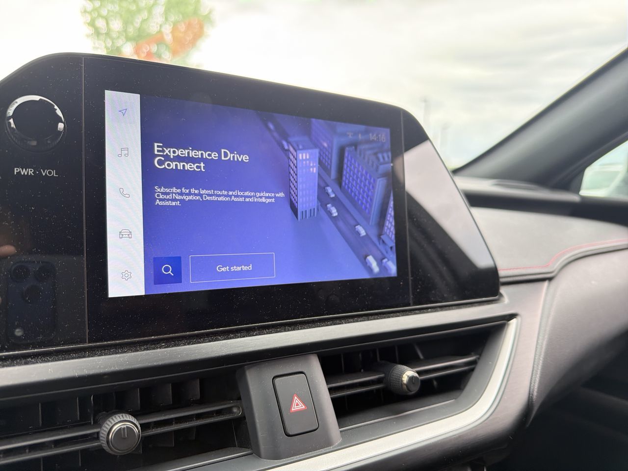 Lexus UX  2024