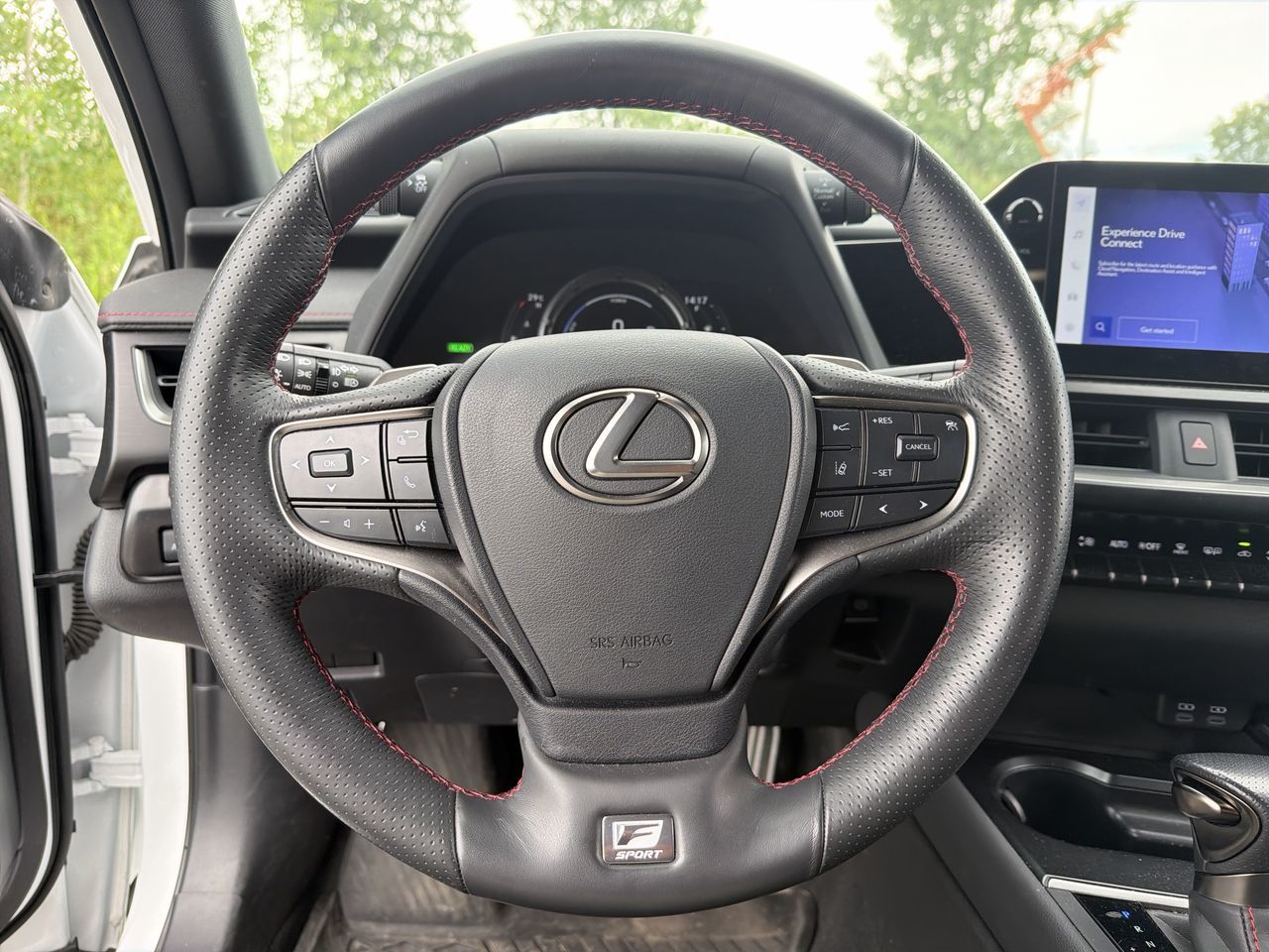 Lexus UX  2024