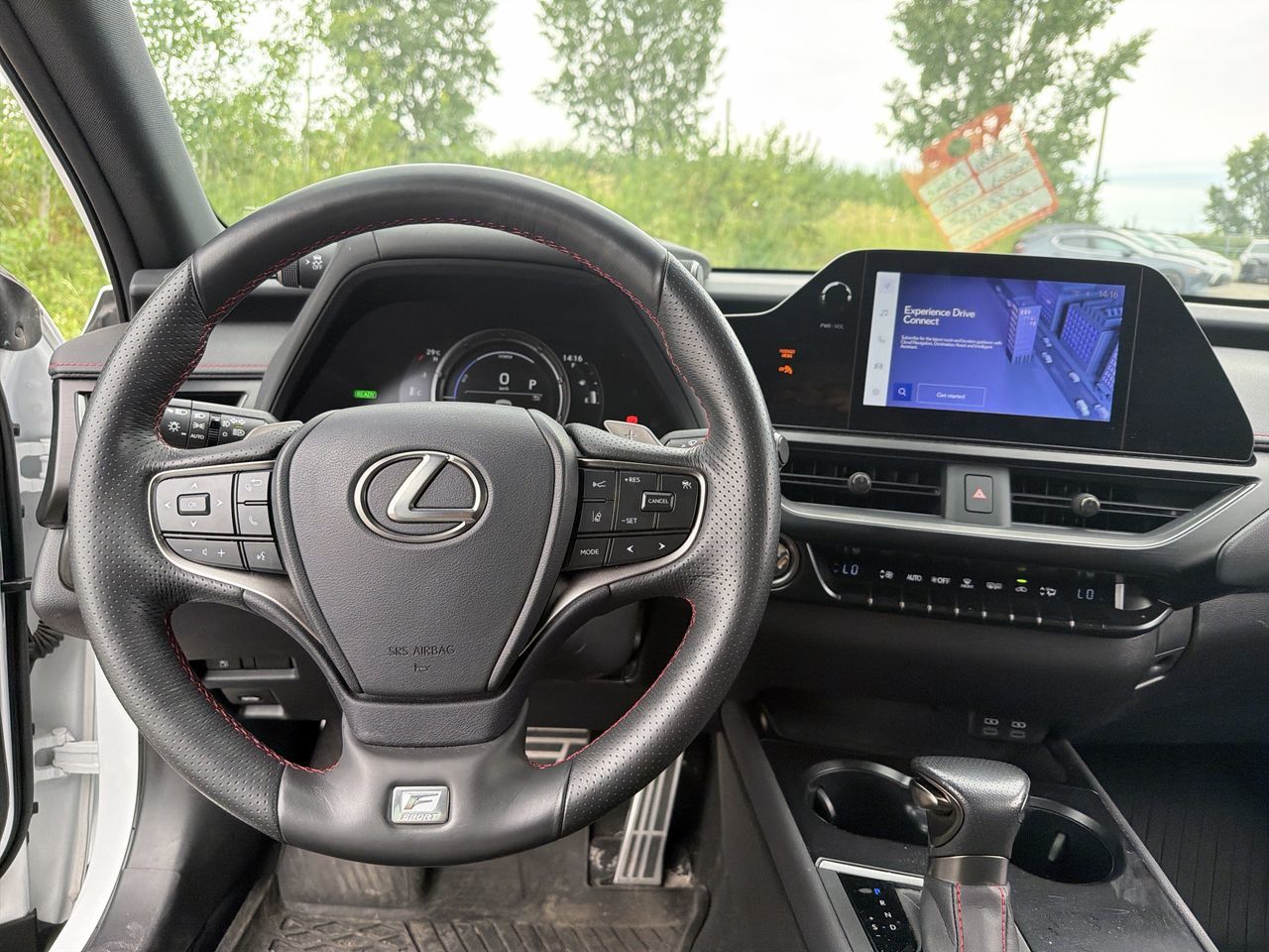 Lexus UX  2024