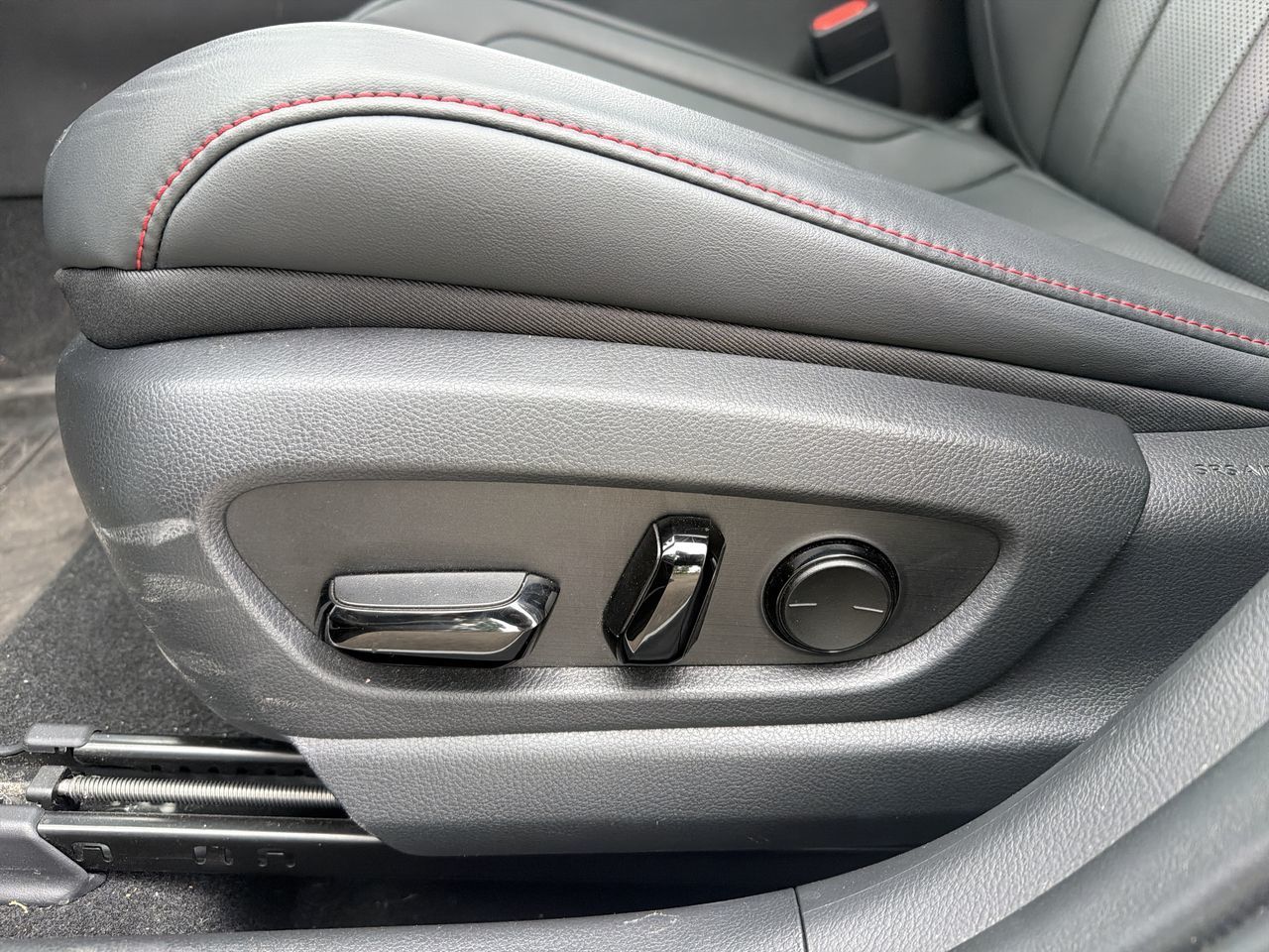 Lexus UX  2024