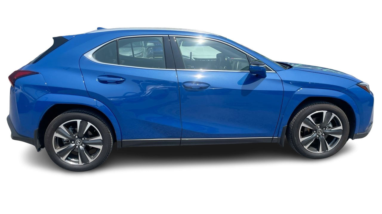 2025 Lexus UX in Laval, Quebec