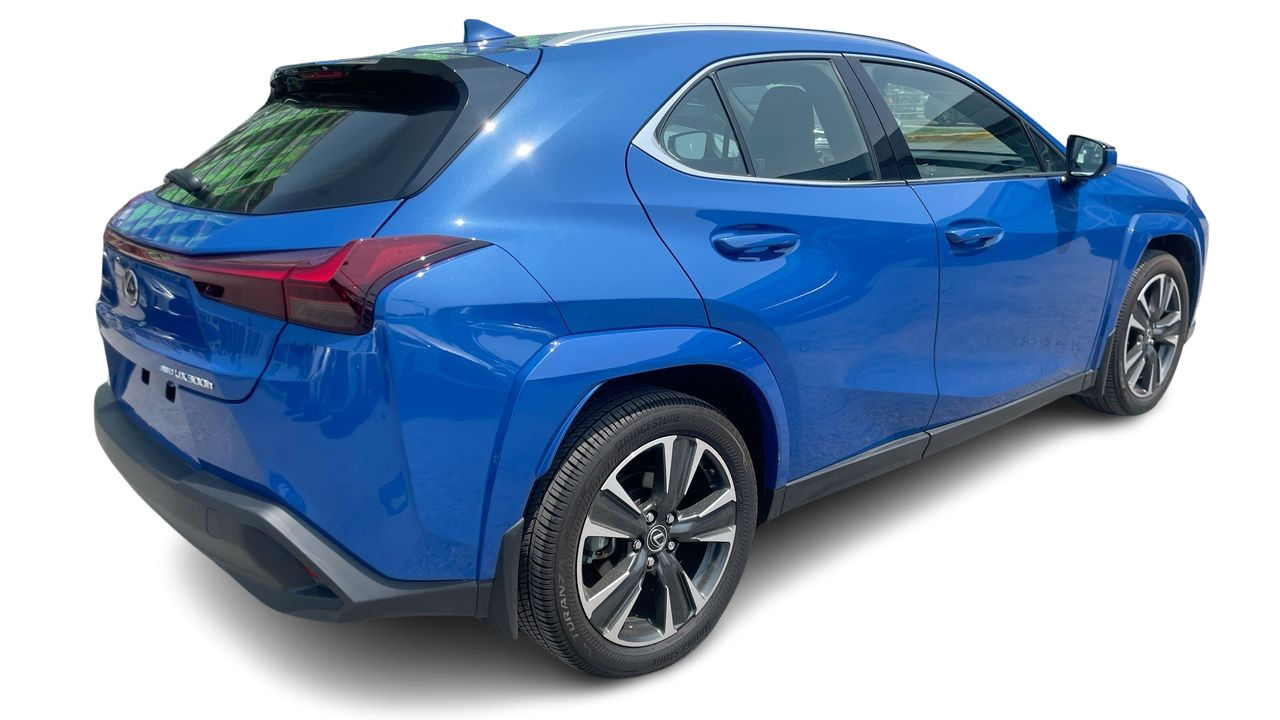 2025 Lexus UX in Laval, Quebec