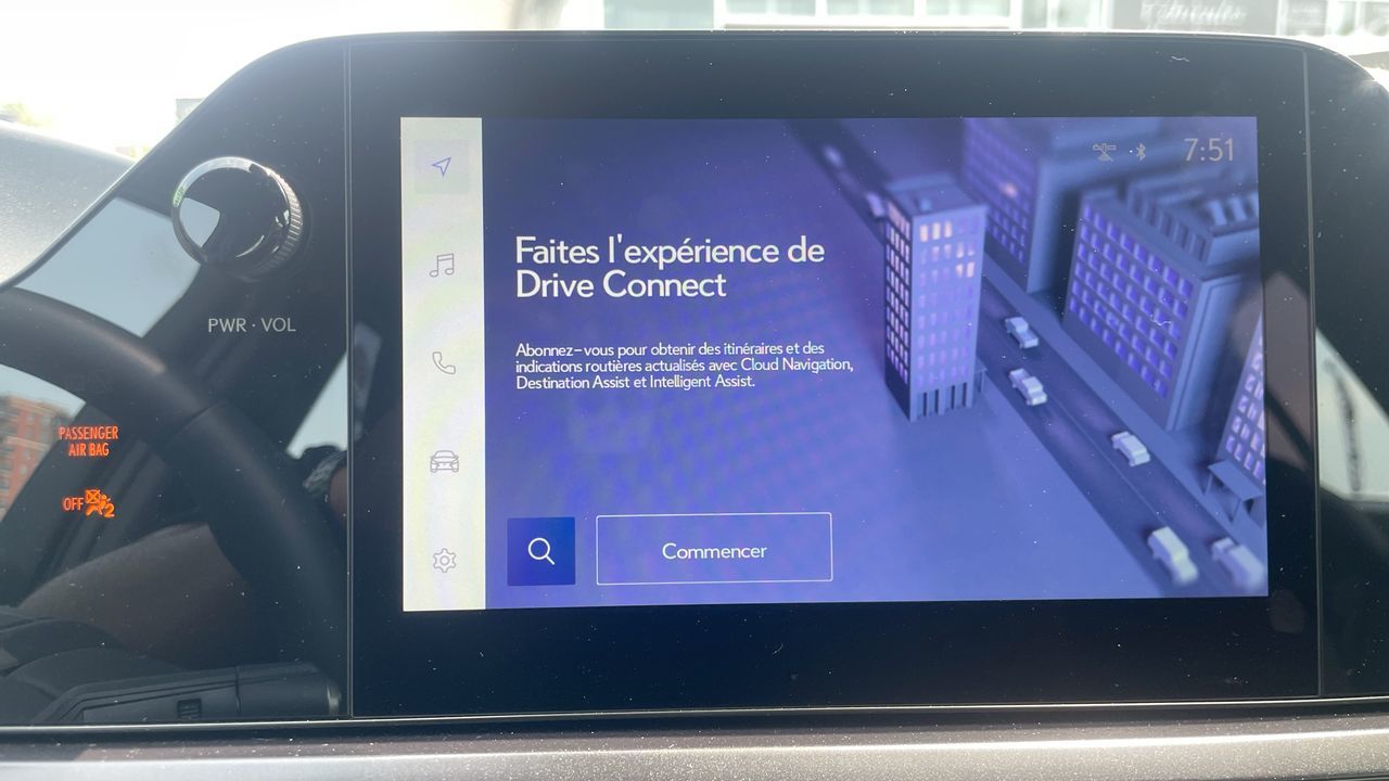2025 Lexus UX in Laval, Quebec