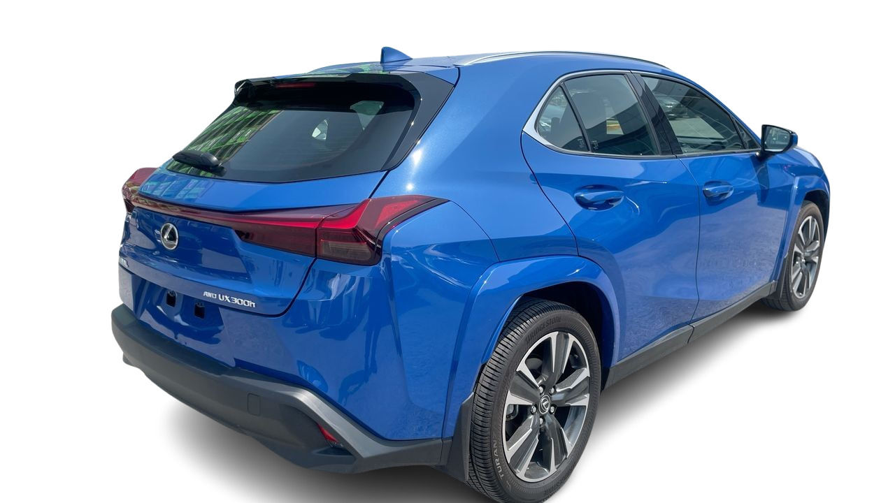 2025 Lexus UX in Laval, Quebec