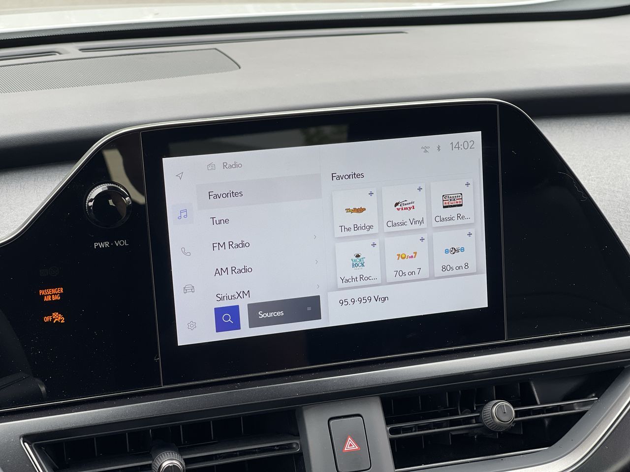 2025 Lexus UX in Laval, Quebec