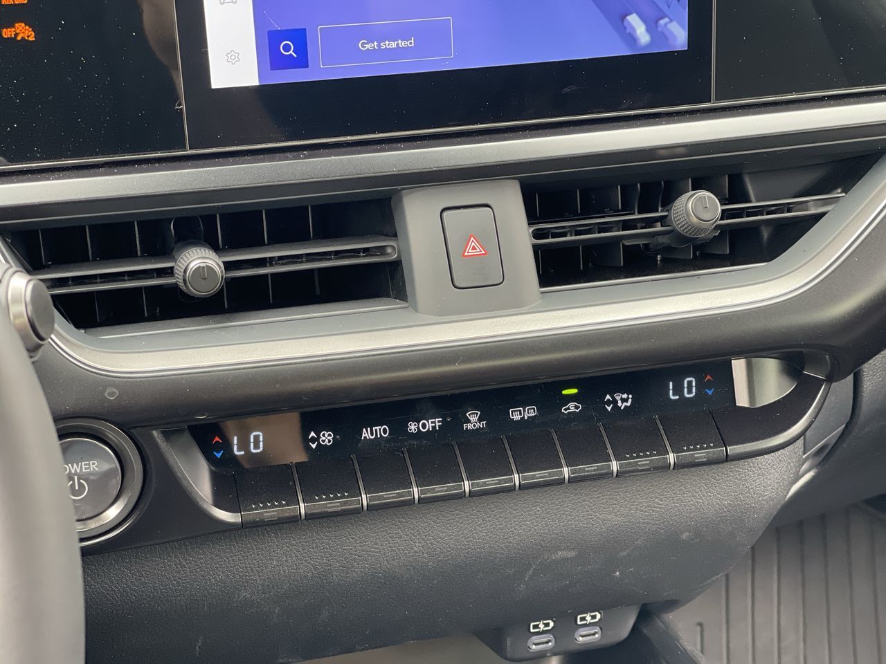 2025 Lexus UX in Laval, Quebec