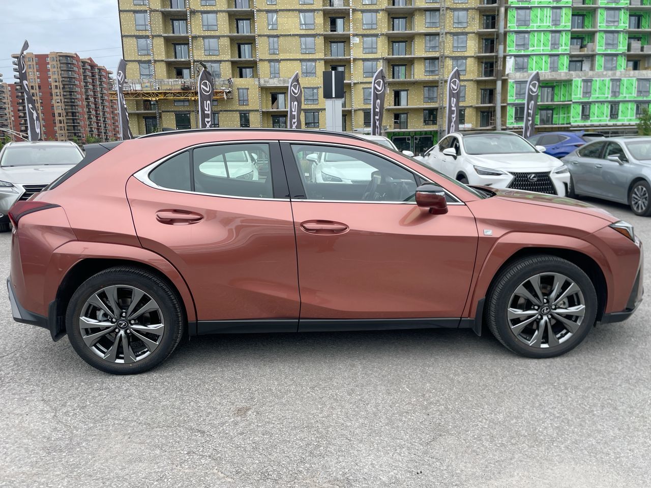 2025 Lexus UX in Laval, Quebec