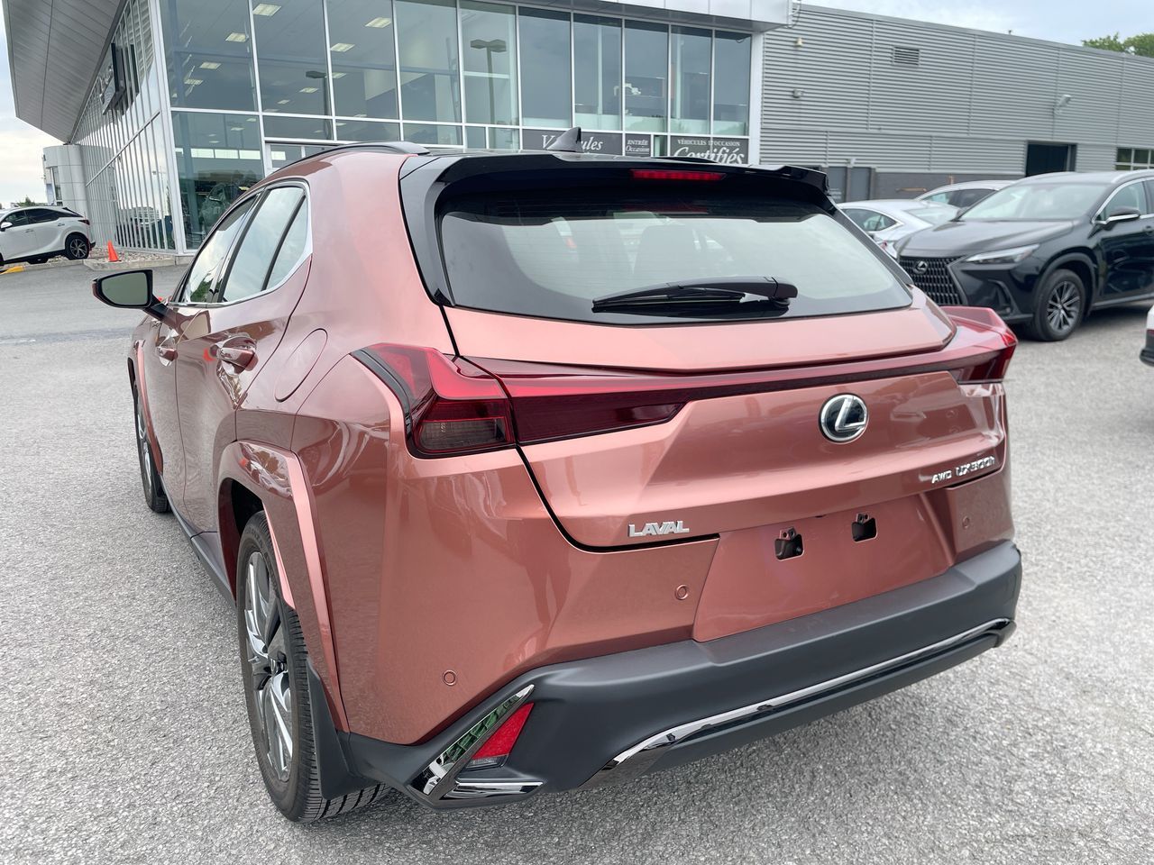 2025 Lexus UX in Laval, Quebec