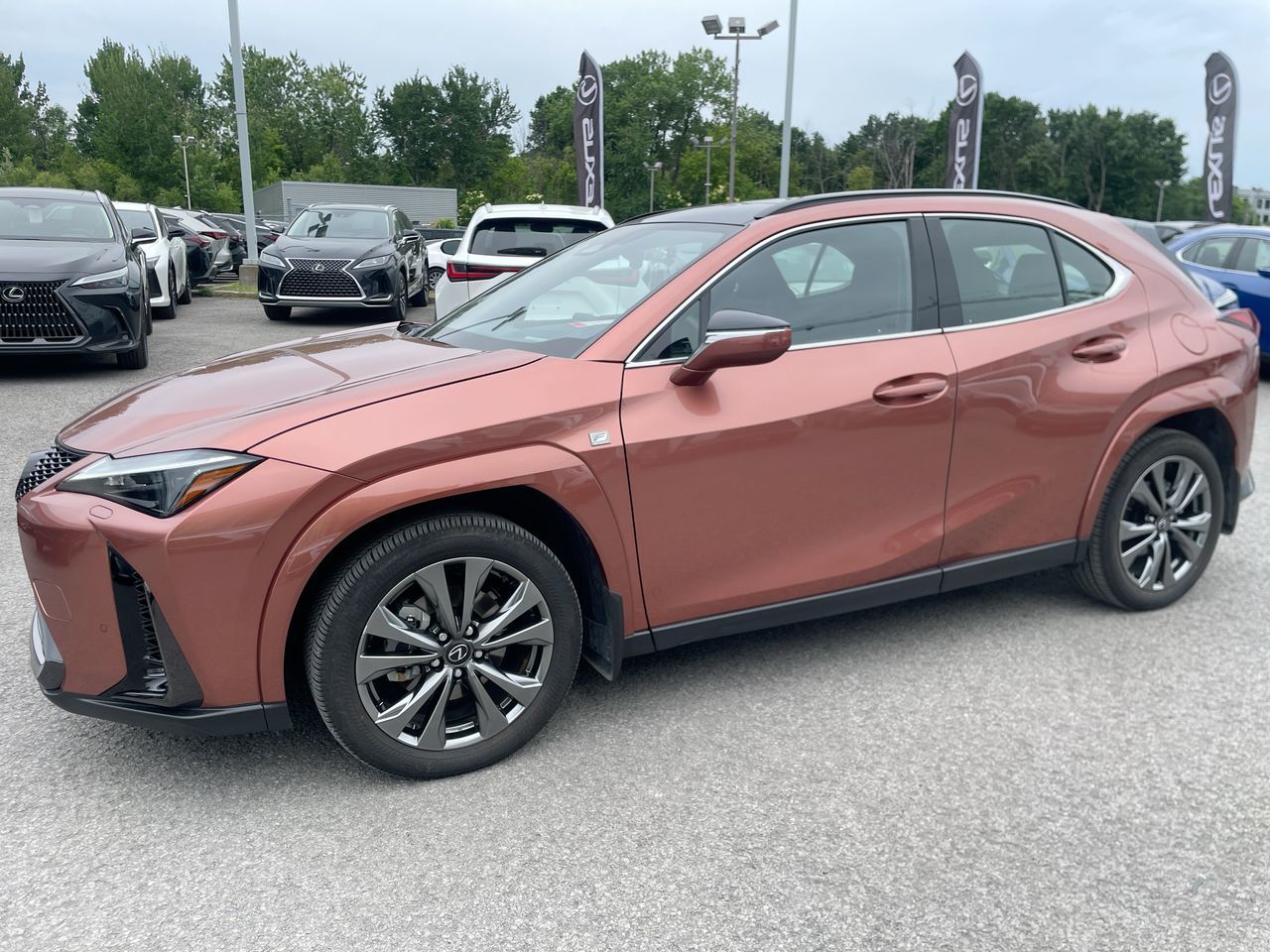 2025 Lexus UX in Laval, Quebec