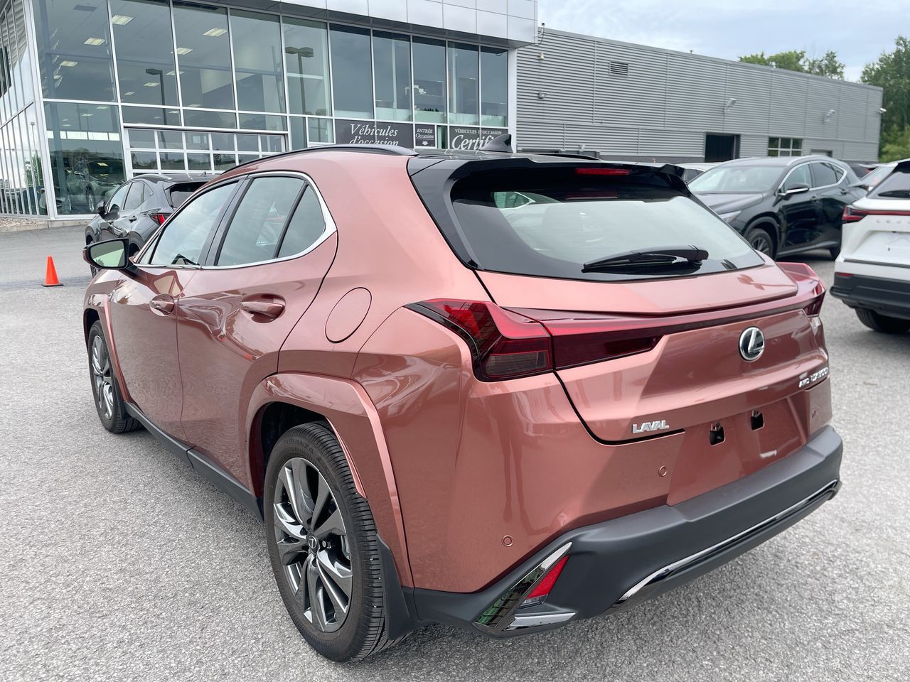 2025 Lexus UX in Laval, Quebec