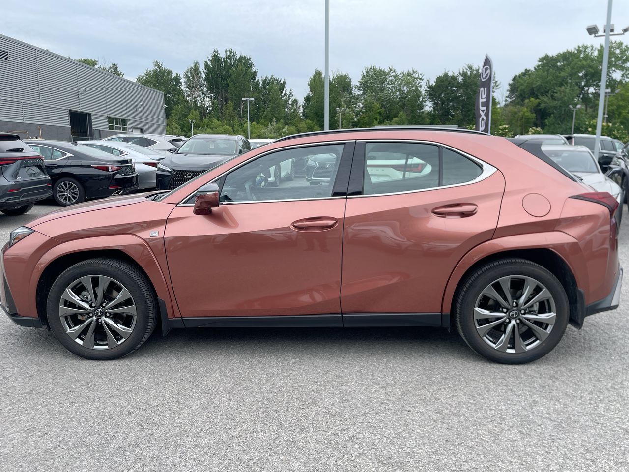 2025 Lexus UX in Laval, Quebec