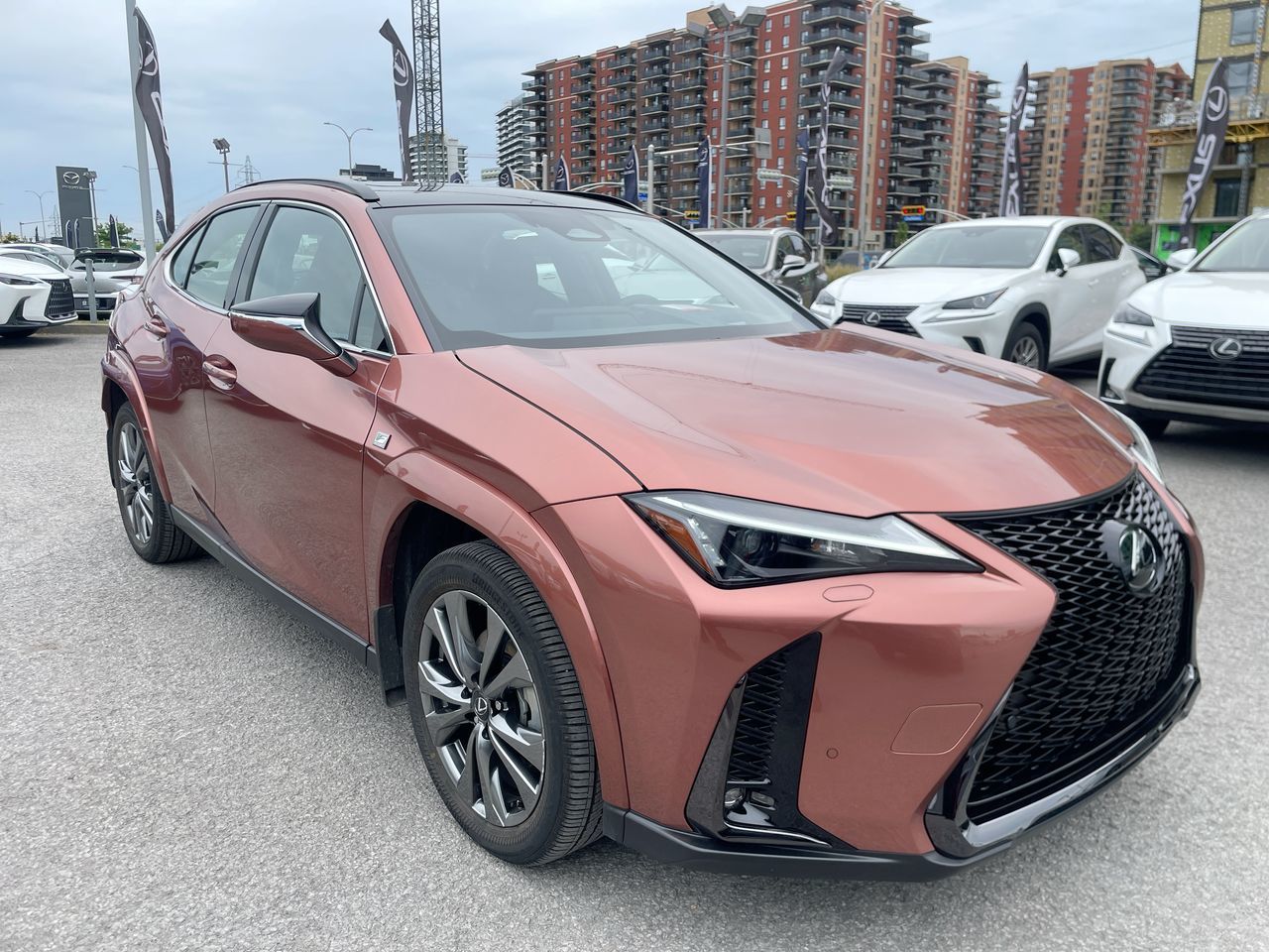 2025 Lexus UX in Laval, Quebec