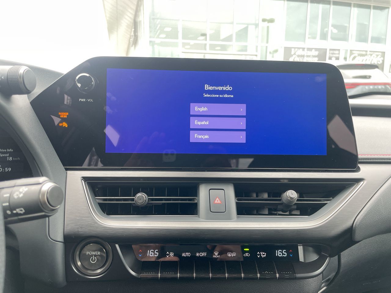 2025 Lexus UX in Laval, Quebec