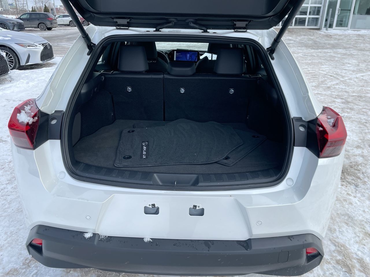 2025 Lexus UX in Laval, Quebec